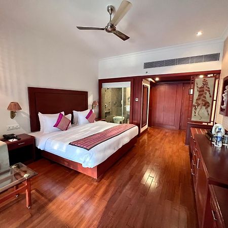 Hotel Chandela Кхаджурахо Экстерьер фото