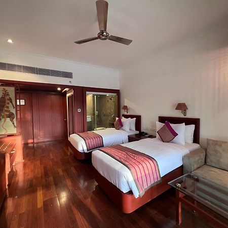 Hotel Chandela Кхаджурахо Экстерьер фото