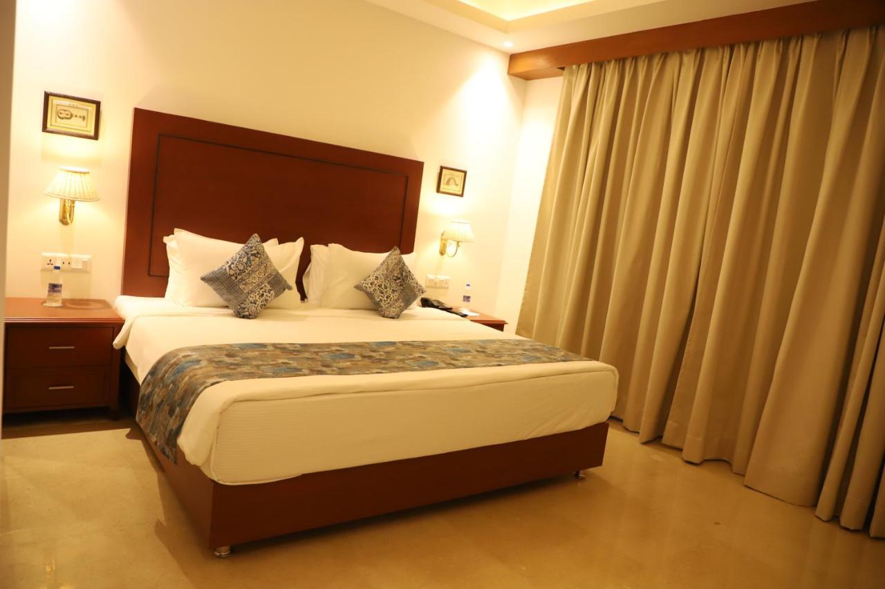 Hotel Chandela Кхаджурахо Экстерьер фото