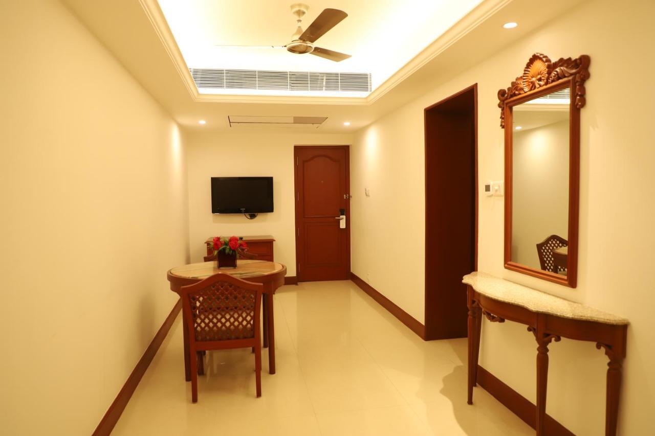 Hotel Chandela Кхаджурахо Экстерьер фото