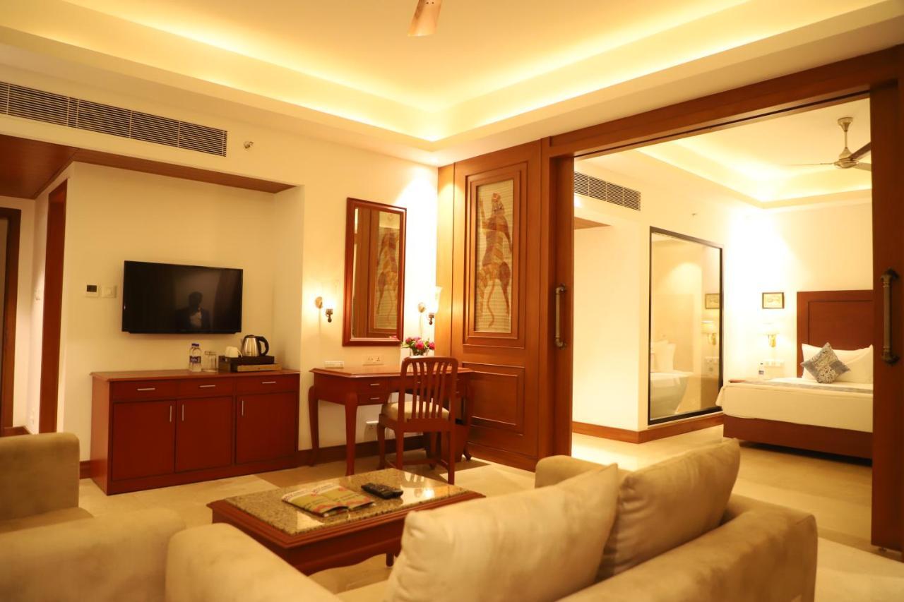 Hotel Chandela Кхаджурахо Экстерьер фото