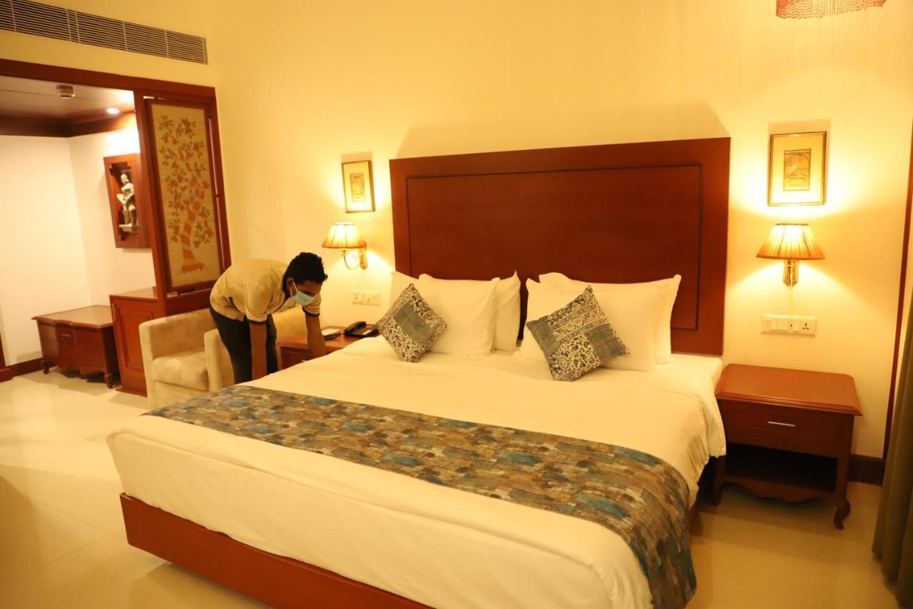 Hotel Chandela Кхаджурахо Экстерьер фото