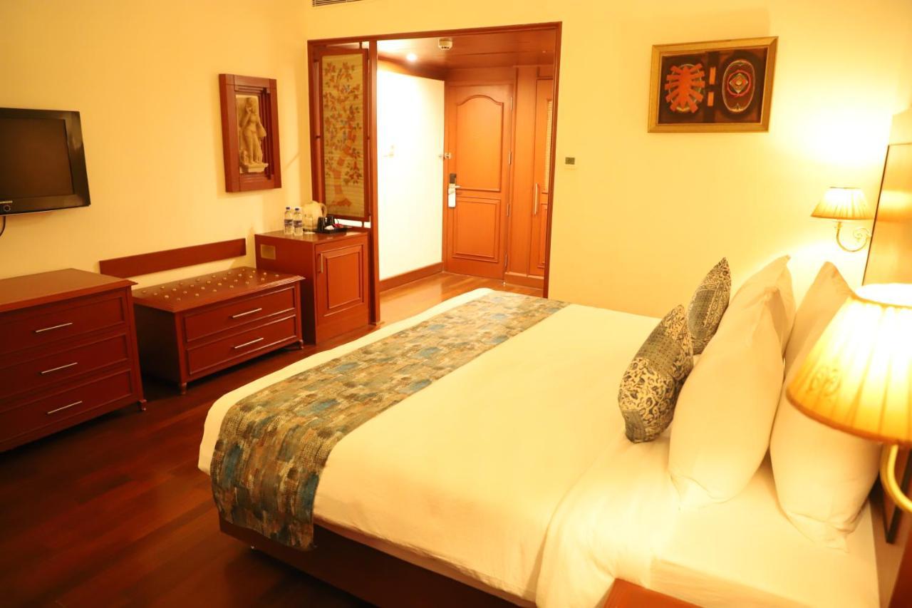 Hotel Chandela Кхаджурахо Экстерьер фото