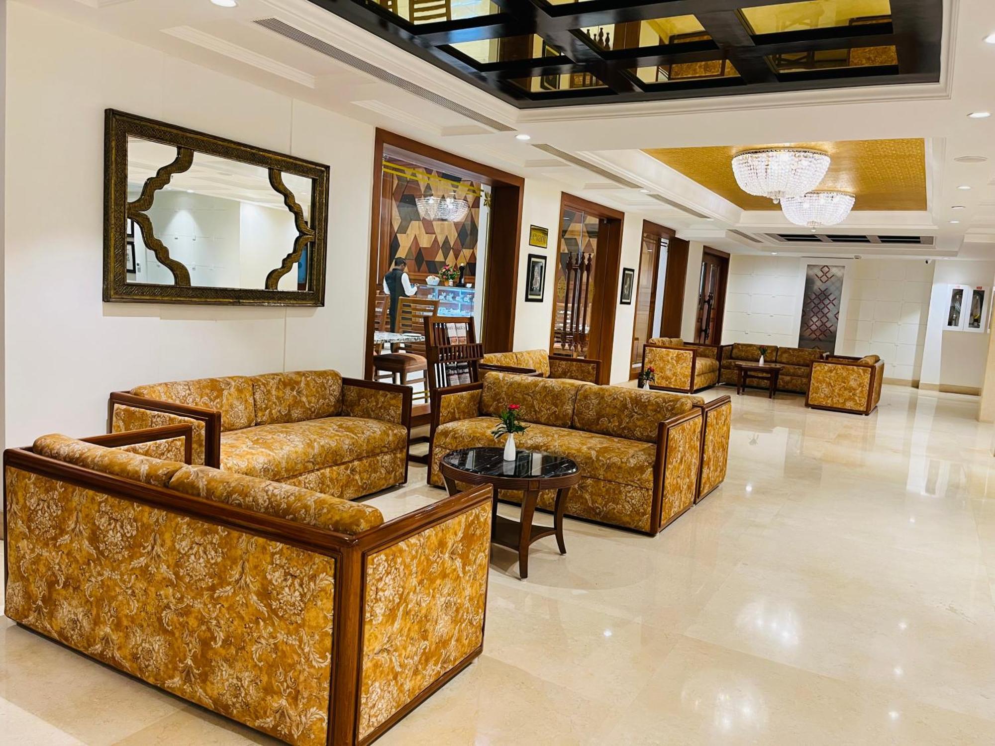 Hotel Chandela Кхаджурахо Экстерьер фото